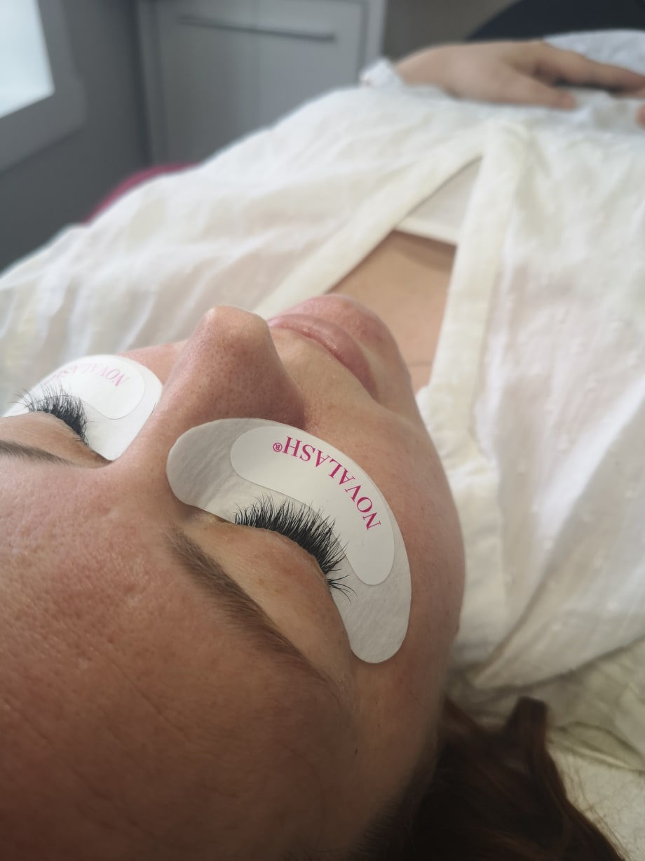 Create a Natural Look for Clients with NovaLash's NovaMINX Odds