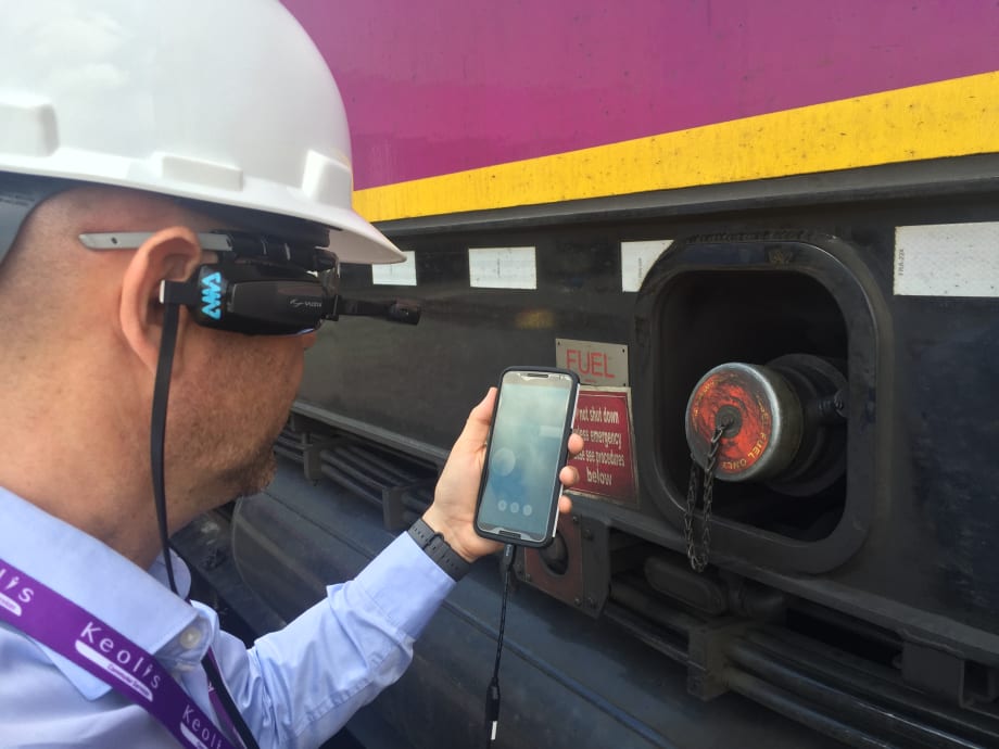 Keolis tests virtual reality glasses for rail maintenance