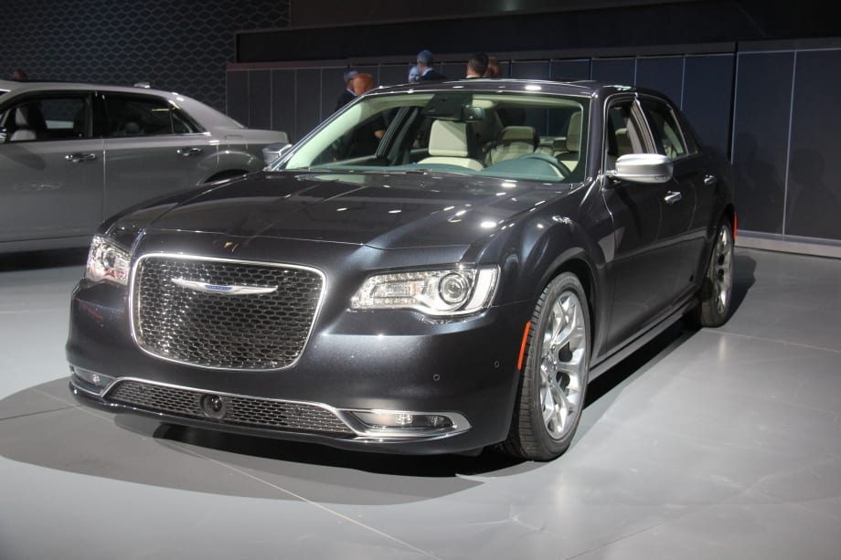 Chrysler Refreshes 300, Adds Sport Model