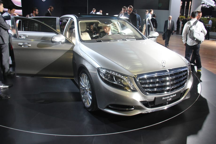 Mercedes-Benz Introduces Maybach S600 Luxury Sedan
