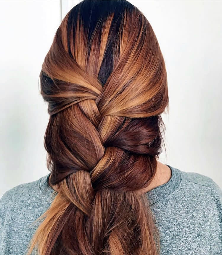 Perfect Instagram Poses for Hair Posts by @heyelizabethfaye