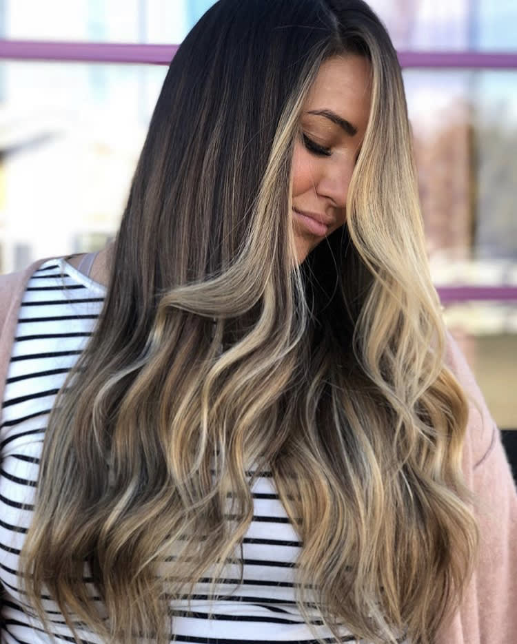 Perfect Instagram Poses for Hair Posts by @heyelizabethfaye