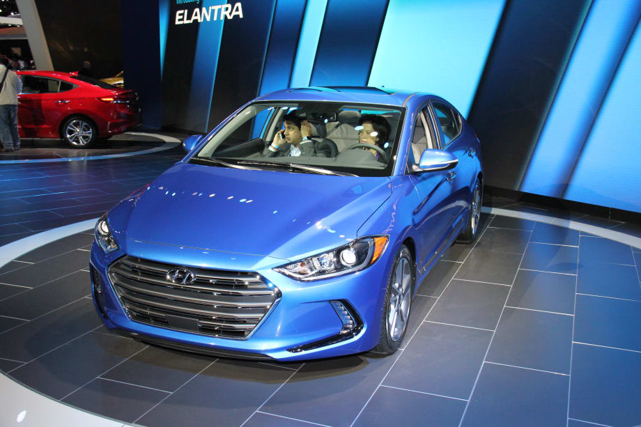 2017 Hyundai Elantra Boosts Safety, Fuel Economy