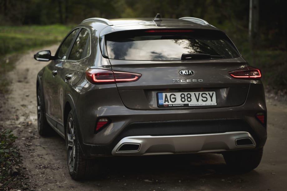 Back of Kia Xceed car.