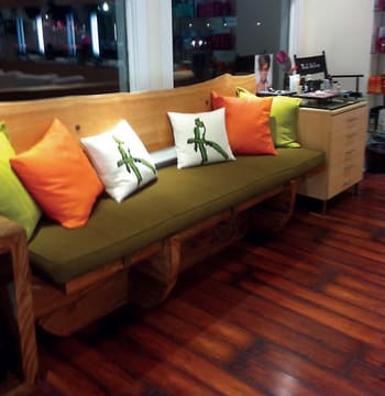 Salon of Distinction: 27 Hampton Salon