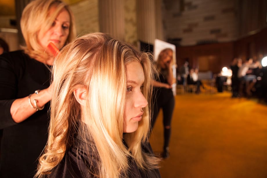 HOW-TO: Sensuous Soft Waves Seen at Sherri Hill NYFW