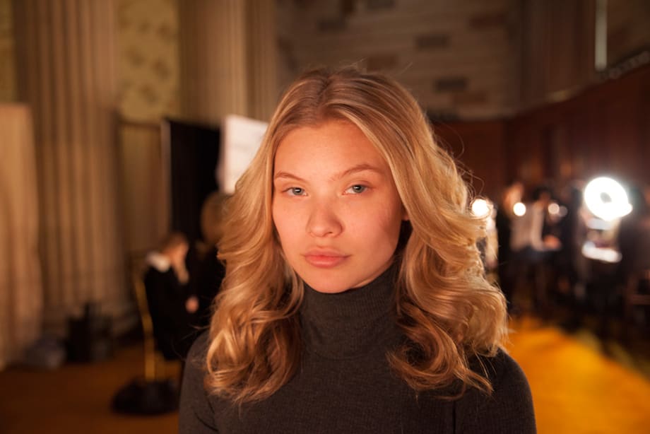 HOW-TO: Sensuous Soft Waves Seen at Sherri Hill NYFW