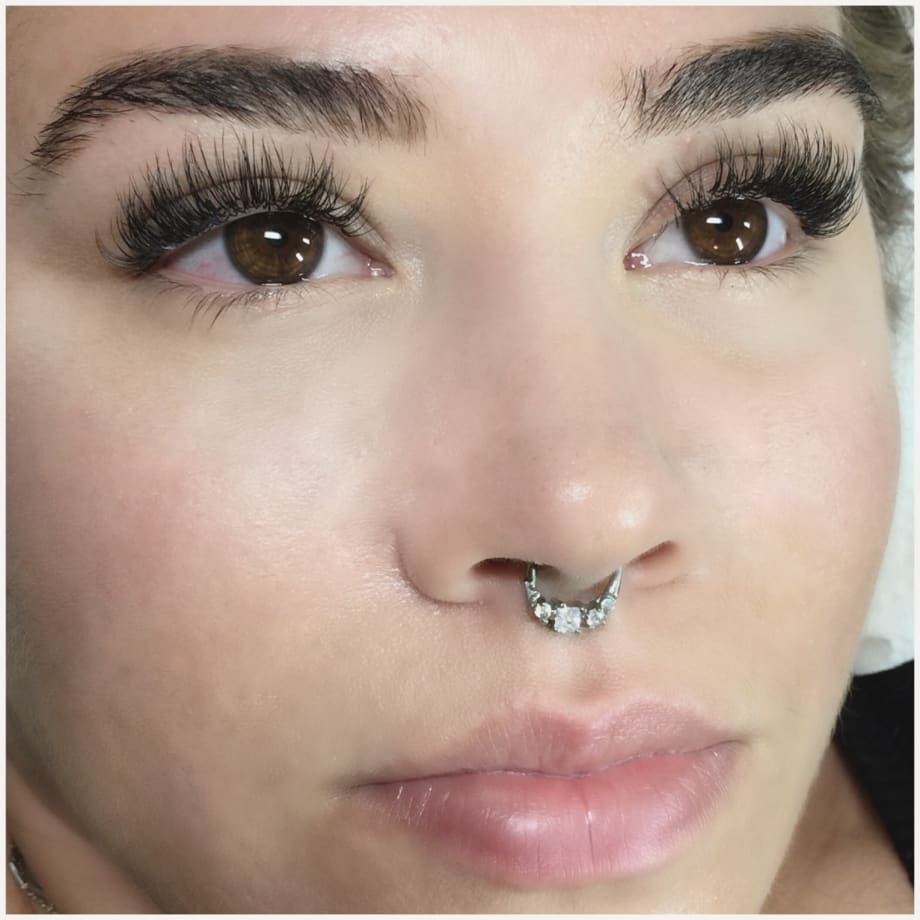 Expert Tips: NovaLash Waterproof Platinum Bond Adhesive