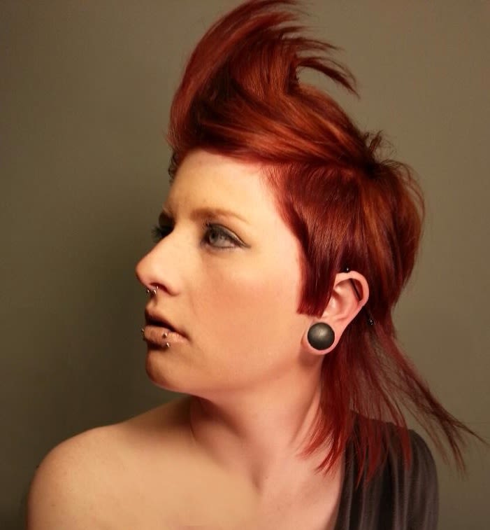 HOW-TO: 4 Ways to Style This "Rebellious" Cut and Color