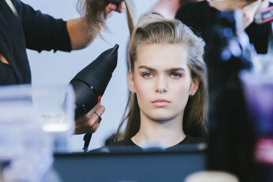 Fashion Week Spring/Summer 2017: Retro Half-Up Style with Starchy Texture by James Pecis for Oribe at Brock Collection