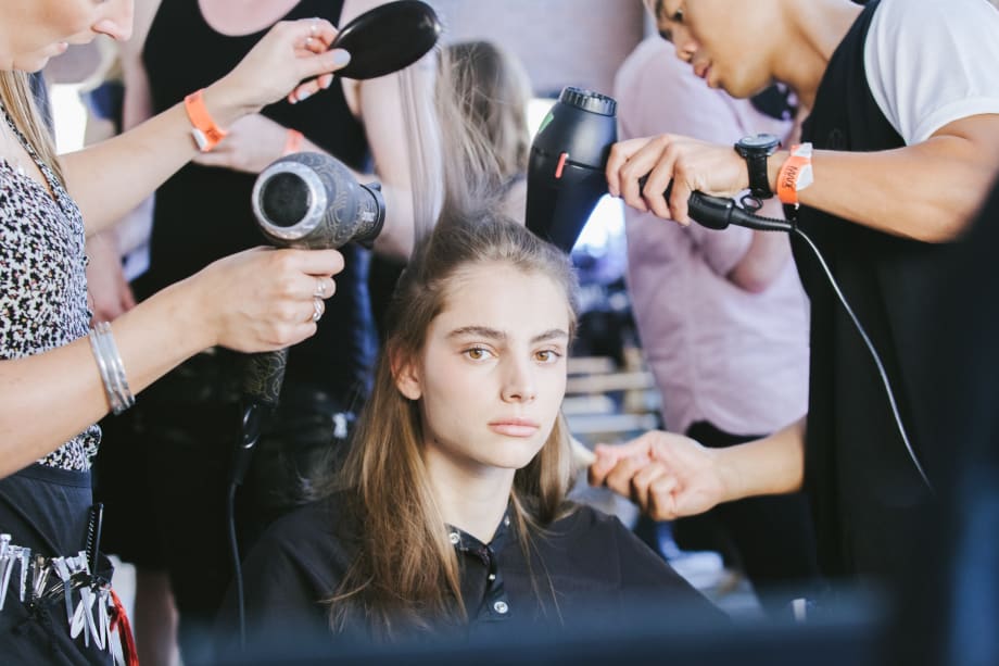 Fashion Week Spring/Summer 2017: Retro Half-Up Style with Starchy Texture by James Pecis for Oribe at Brock Collection