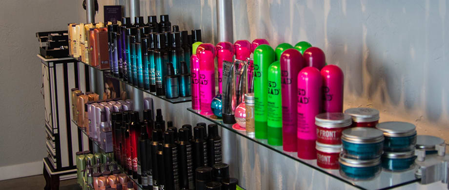 Salon Tour: Bombshell Salon