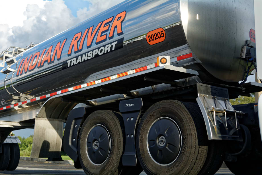 AeroKits for Tractors Now Offered for Flatbed, Tanker Trailers