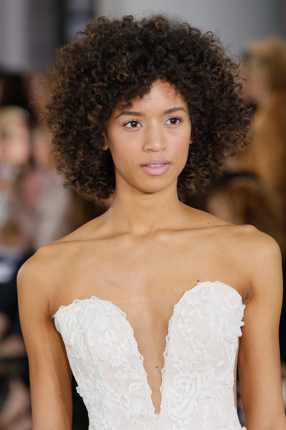 How to Style Hair Down for a Wedding