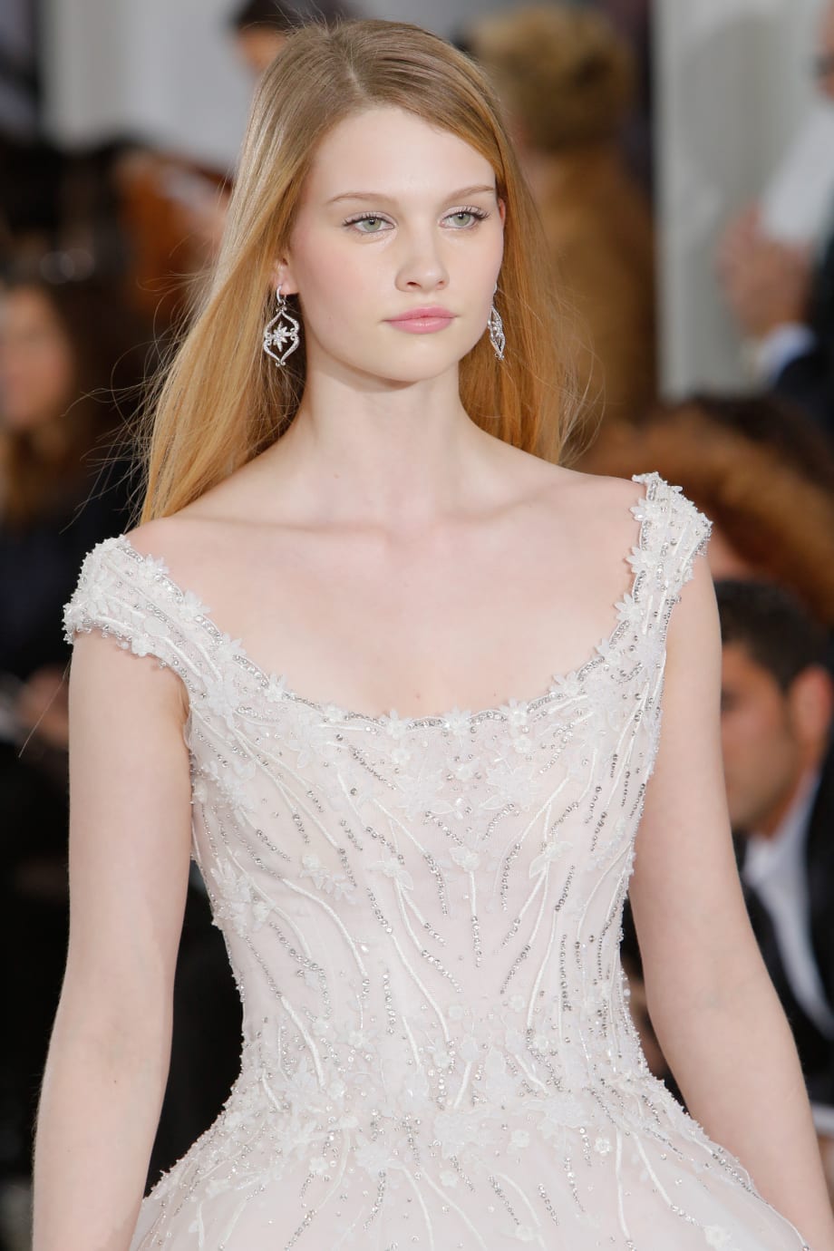 How to Style Hair Down for a Wedding