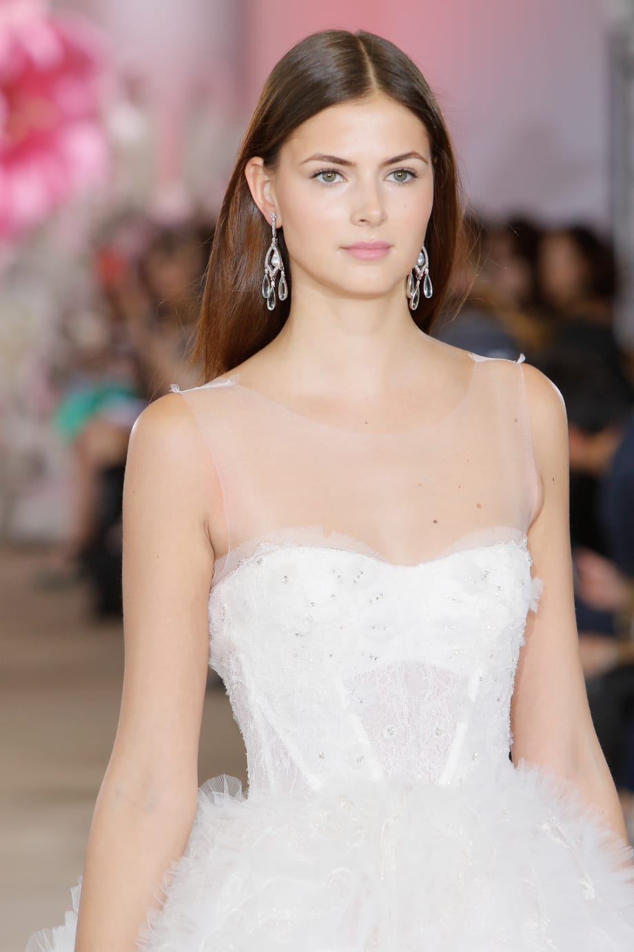 How to Style Hair Down for a Wedding