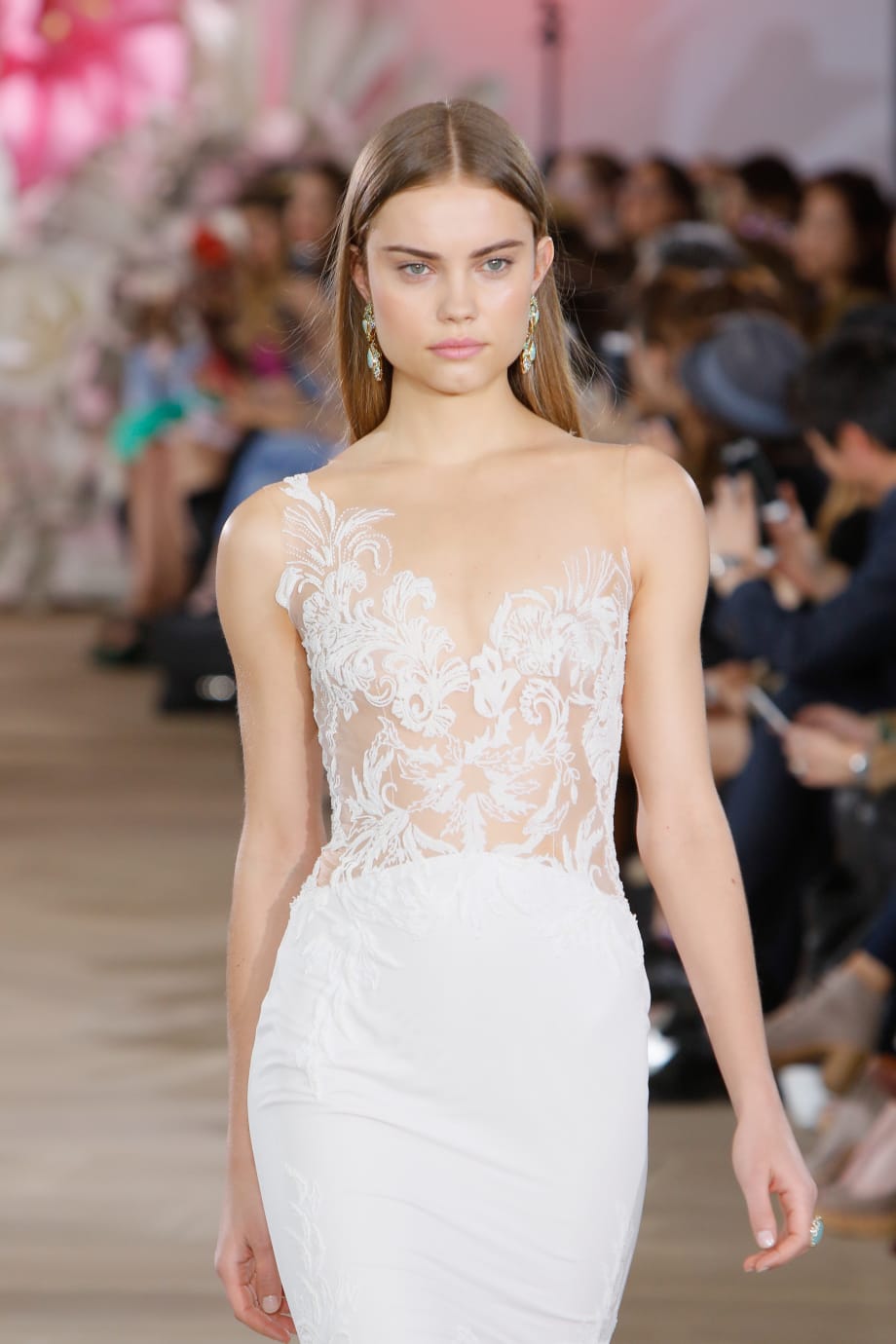 How to Style Hair Down for a Wedding