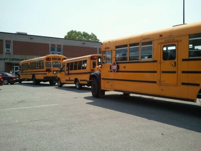 Contractor gives buses to tornado-struck school system