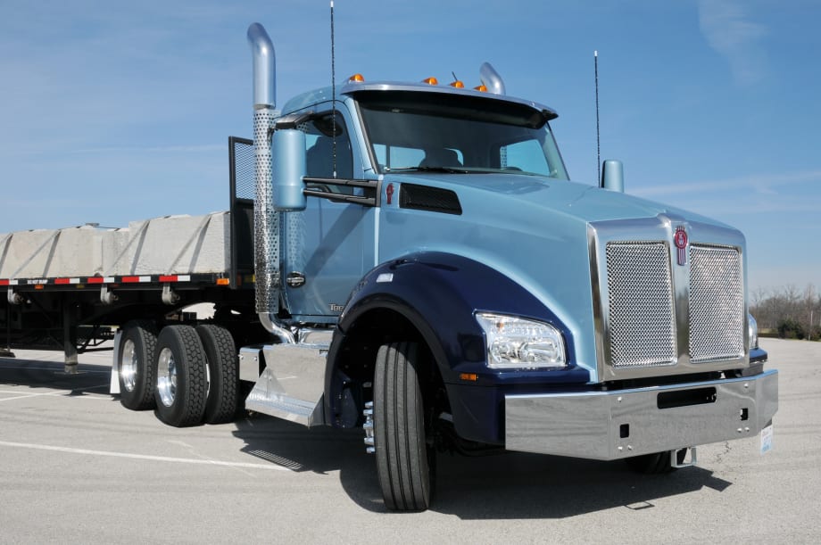 Test Drive: Kenworth's T880 Day-cab Tractor