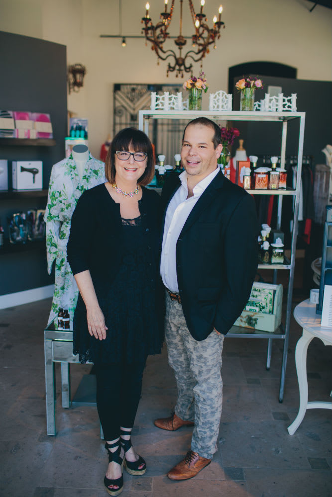 Aromatic Edutainment: Salon Roux's Retail Event