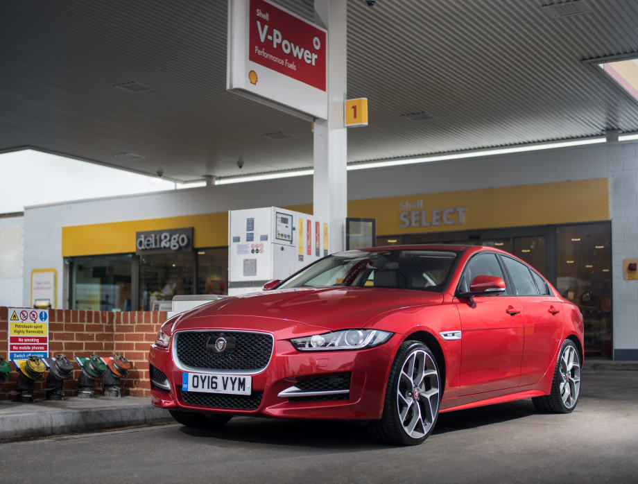 Jaguar Land Rover Offers 2018-MY Fleet Incentives