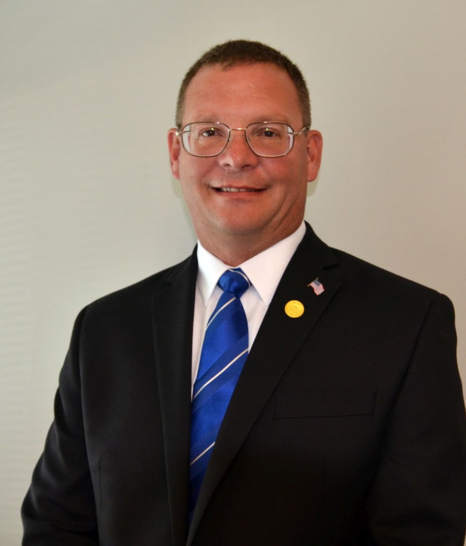 Metra picks Derwinski to lead agency as CEO