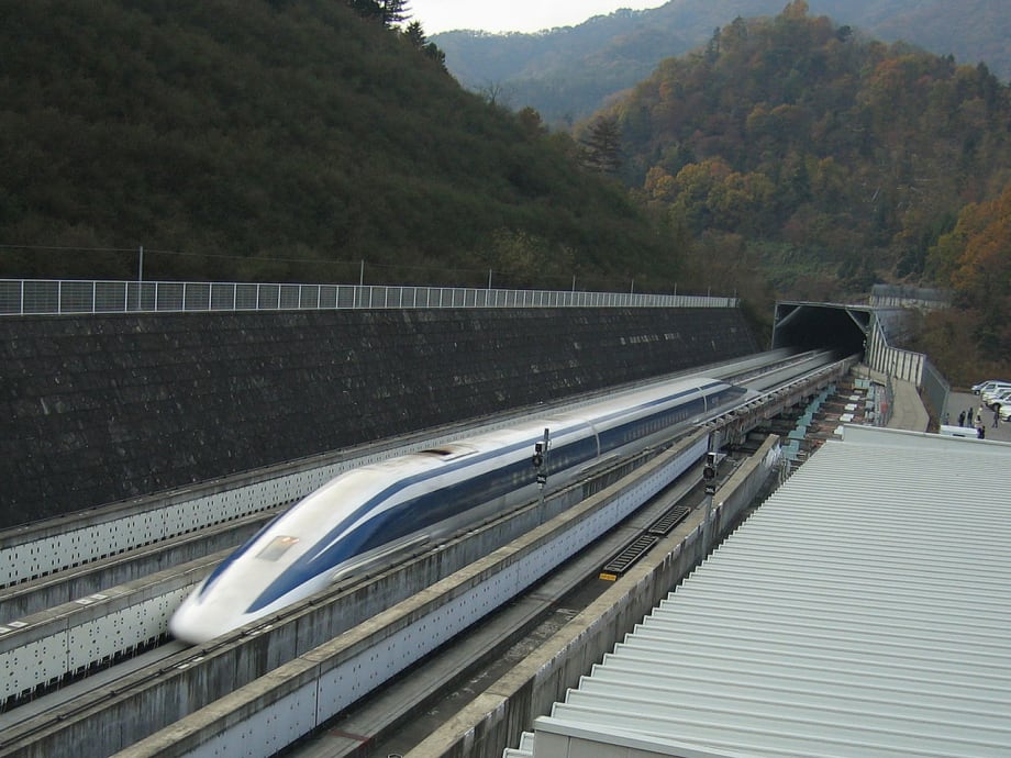 Japanese maglev train breaks own speed record 