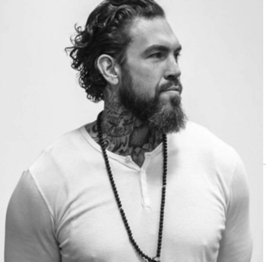 Jay Wesley Olson of Butterfly Circus Offers Instagram Tips