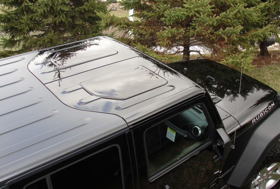 New JeeTops™ Sunroof Receives Strong Reviews