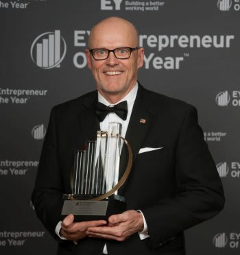 Hallett of KAR Auction Services Awarded