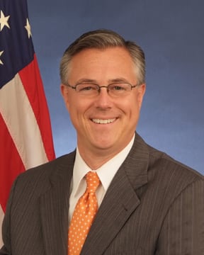 FRA's Szabo announces resignation