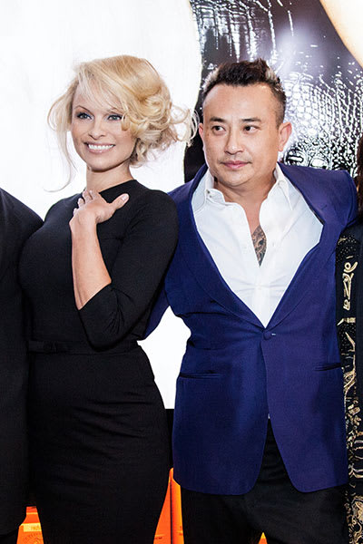 Dita and Pamela Style? John Blaine offers the HOW TO