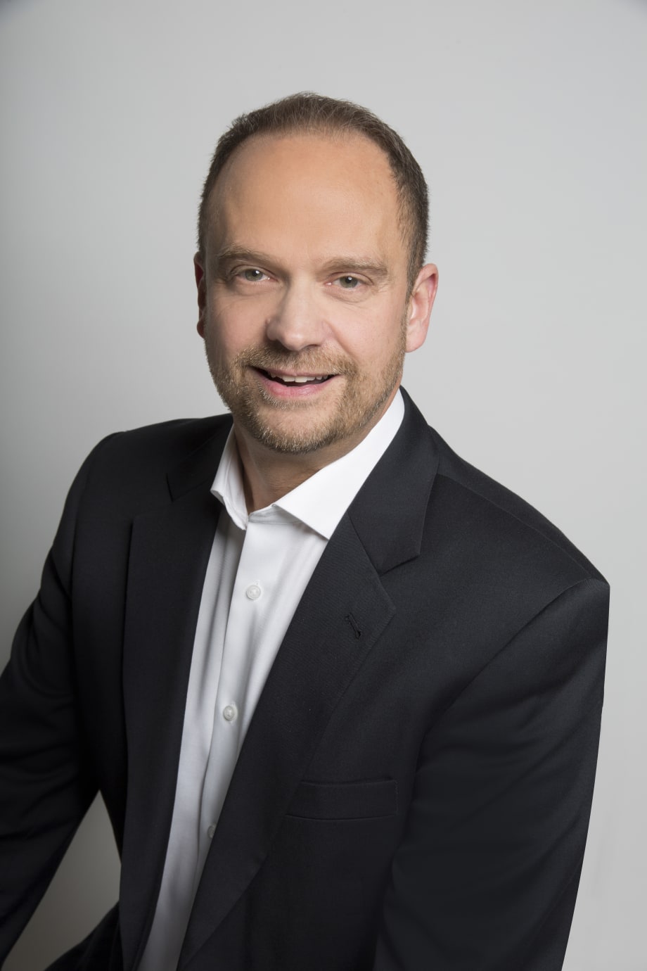 John Miller Appointed VP of Sales and Education at Pravana