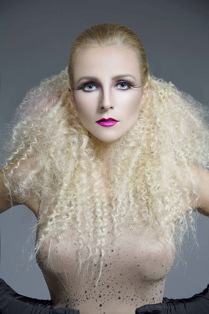 Cherry Petenbrink  Embraces Curls, Texture, Body in "Botticelli"