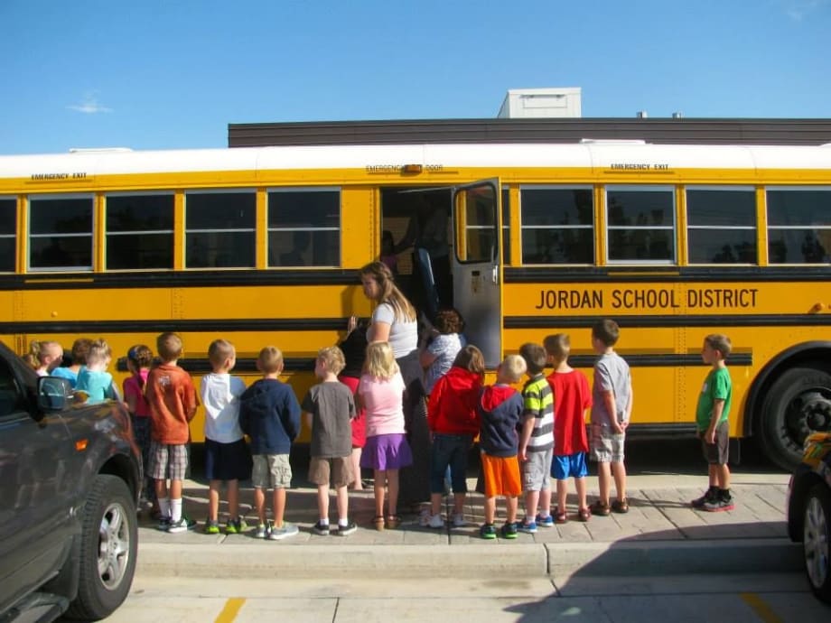 Utah district revives student bus safety training following fatal accident