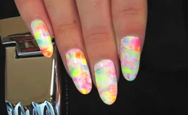Easy No-Mess Neon Splatter Nails (DIY Nail Stickers)