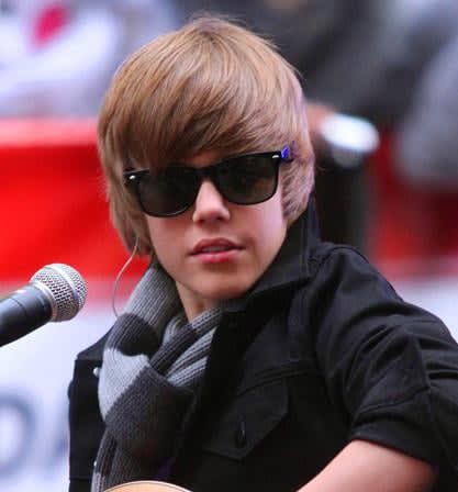 The Hot New Teenager Hair Style: The Bieber
