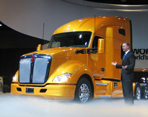 Kenworth Shows Aerodynamic, Comfortable T680 Tractor