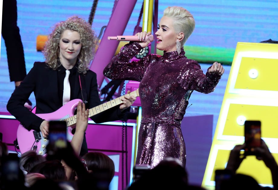 Oscars 2018: Katy Perry's Platinum Pixie with Joico