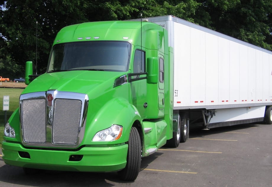 Kenworth T680 Now Available with Natural Gas–Powered Engine