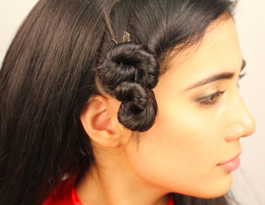 HOW-TO: Classic Half-Up Half-Down Style