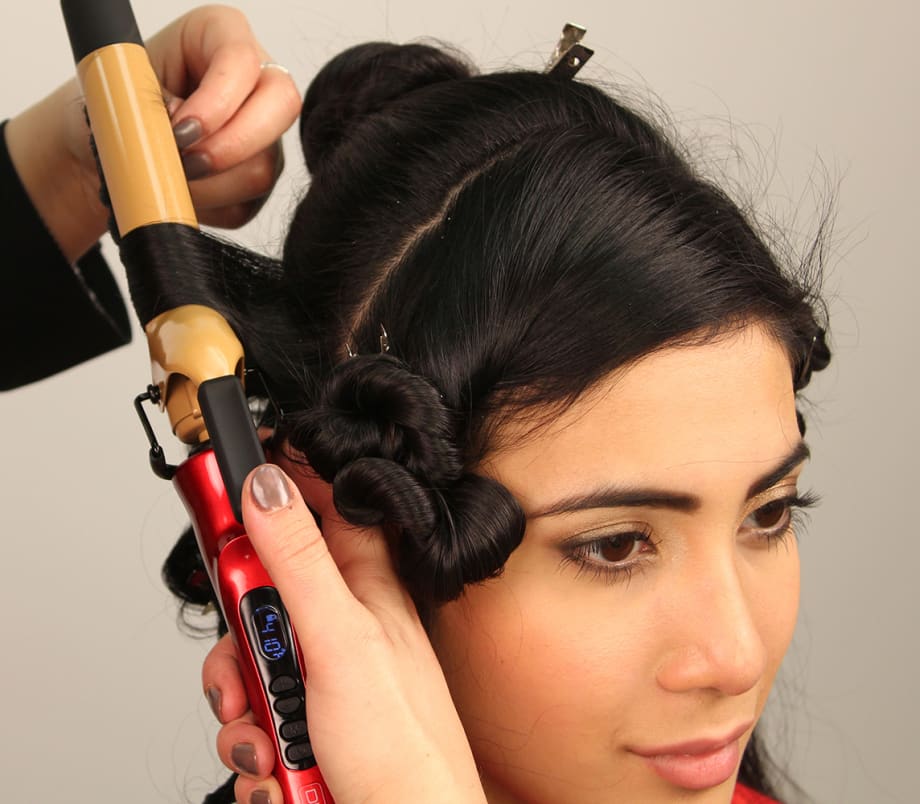 HOW-TO: Classic Half-Up Half-Down Style