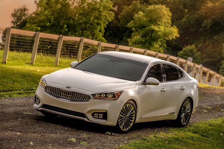 Kia Lowers Price for Next-Gen Cadenza