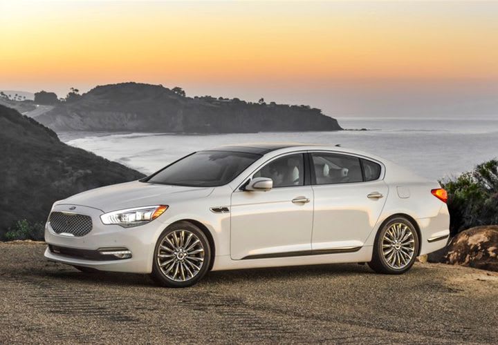 Kia K900 Sedan Gets Three-Year Maintenance Warranty