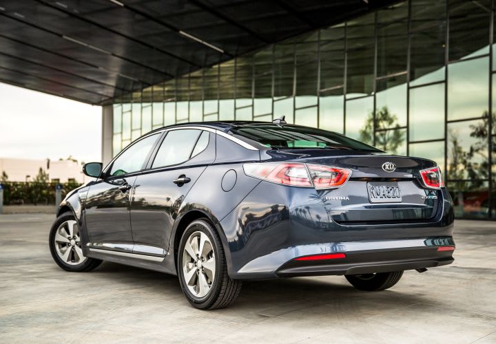 Kia Unveils Soul EV, Optima Hybrid