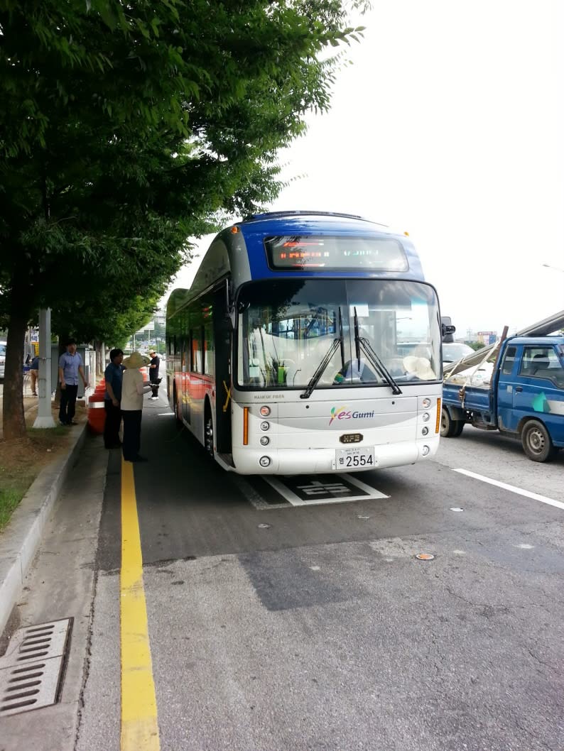 Wireless charging electric bus debuts in South Korea