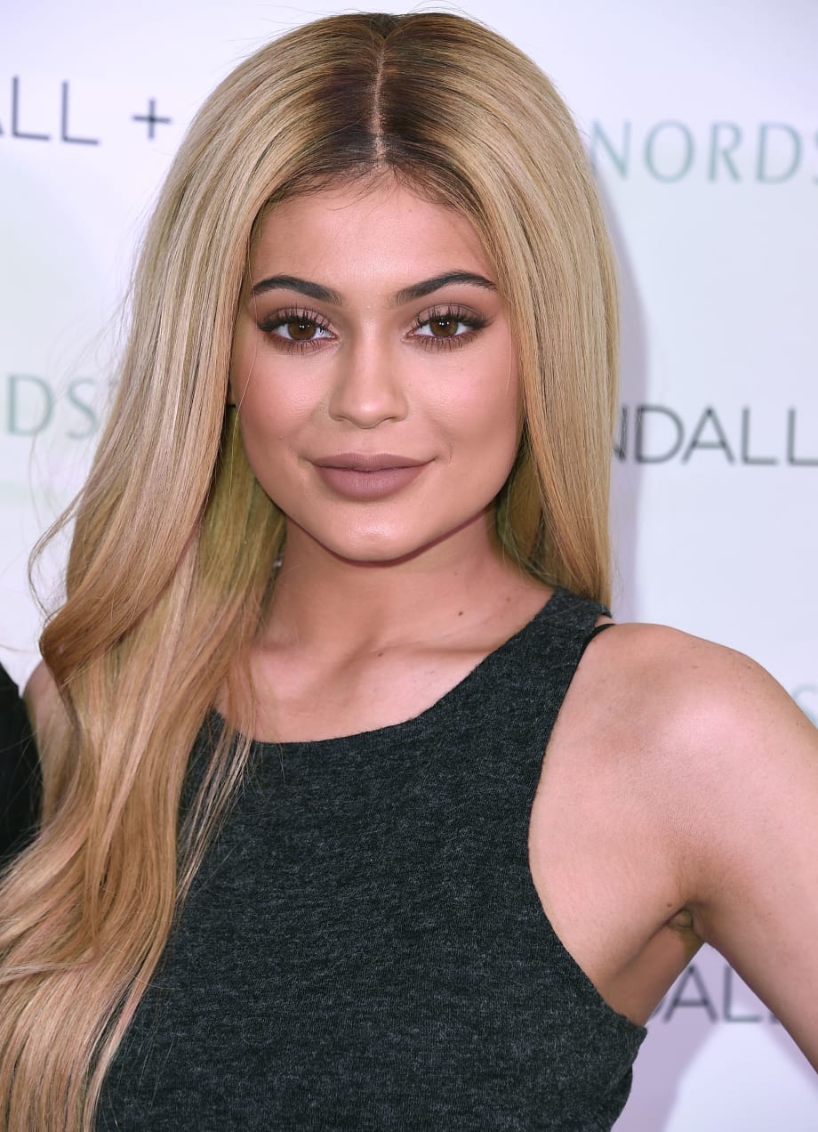 Instant Gratification: How Celebrities Experimented with Hair Styles in 2016