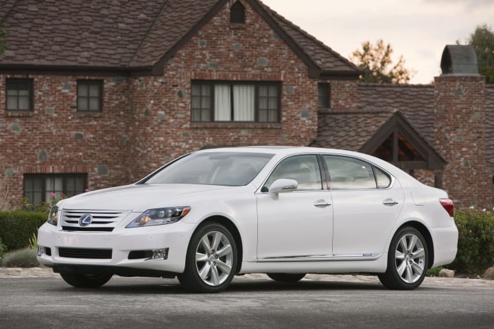 Lexus Debuts Revised LS 600h L Hybrid With New Telematics Systems for 2010
