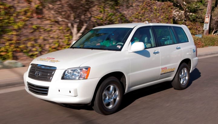 Toyota Fuel Cell Hybrid Achieves 431-Mile Estimated Range