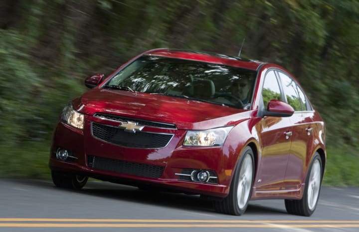 GM Launches 2011 Chevrolet Cruze